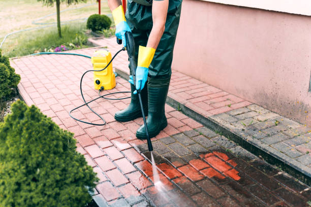 Best Concrete Pressure Washing  in Centralia, WA
